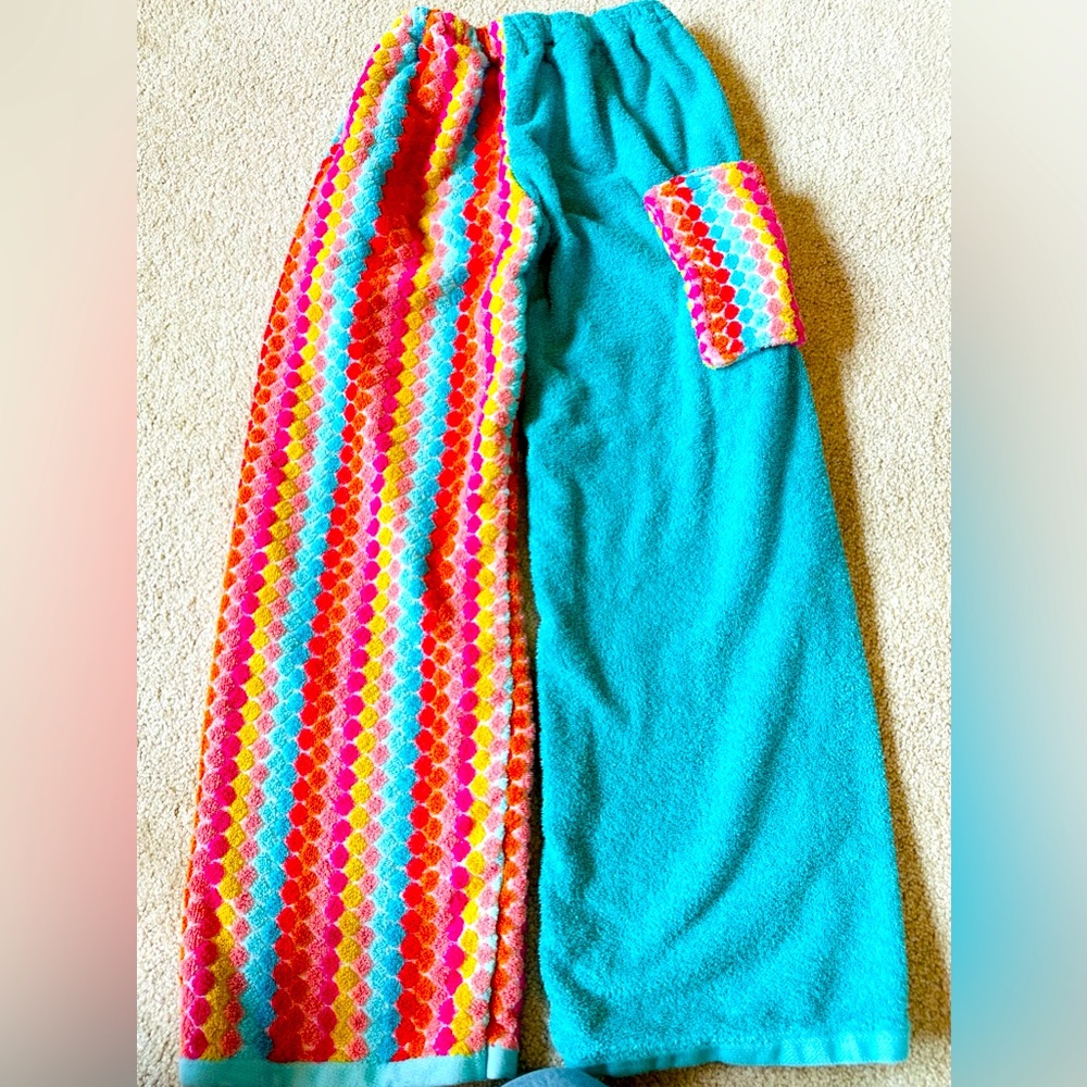 Girls Towel Pants . Like New ( wore once )